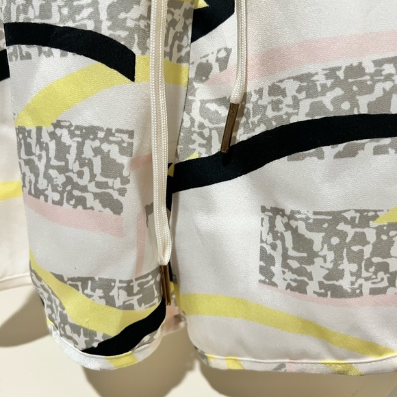 Guess Jumpsuit Shorts - Picture 5 of 9